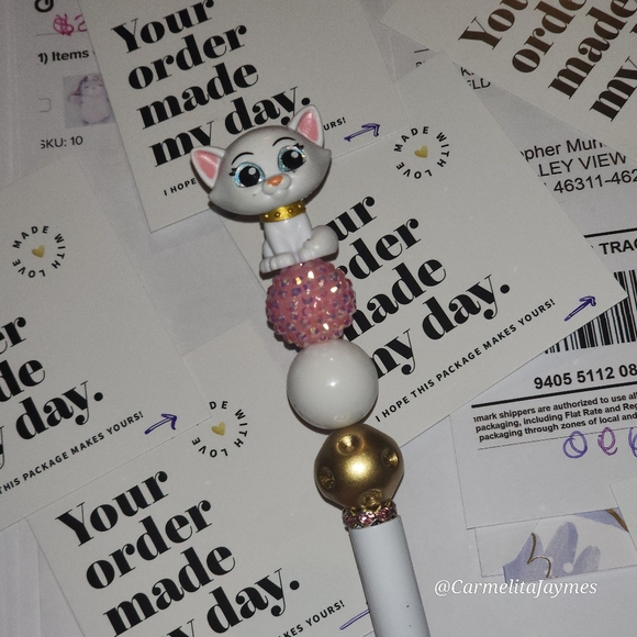 KISSES & SQUISHES 😘 #SquishAA Posh Show Merch 🩶💛 Color Neclaces w FREE🧲CLASP - Picture 9 of 10